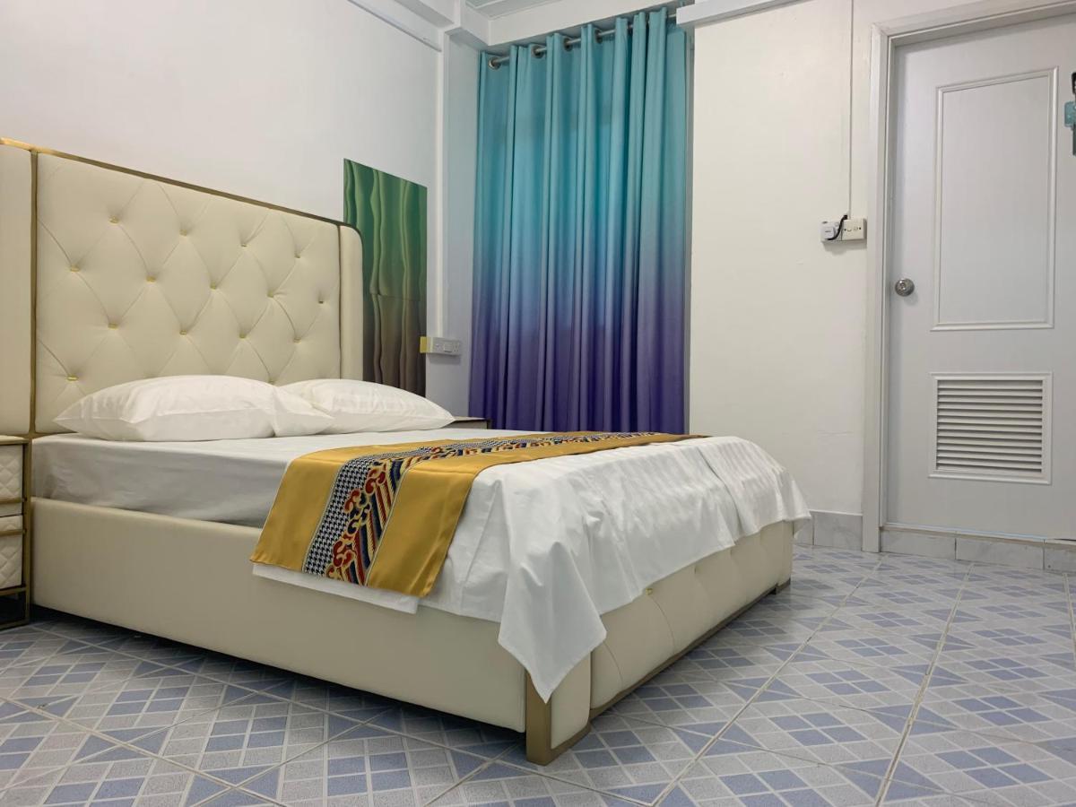 Apartmán Ontrack Travel Male Exteriér fotografie