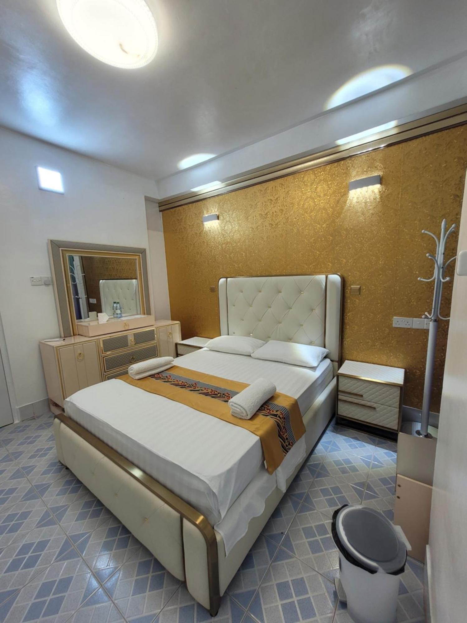 Apartmán Ontrack Travel Male Exteriér fotografie