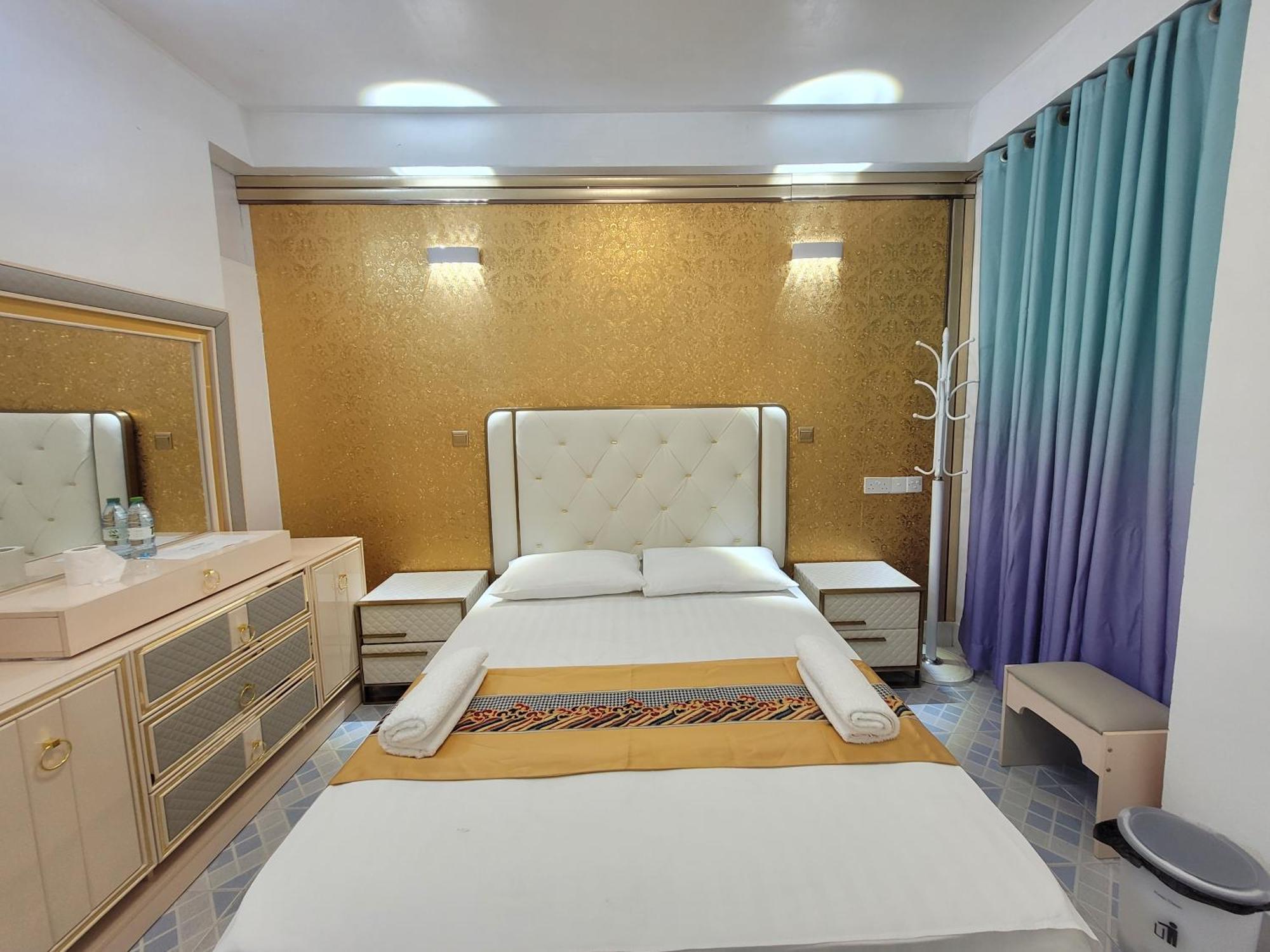 Apartmán Ontrack Travel Male Exteriér fotografie