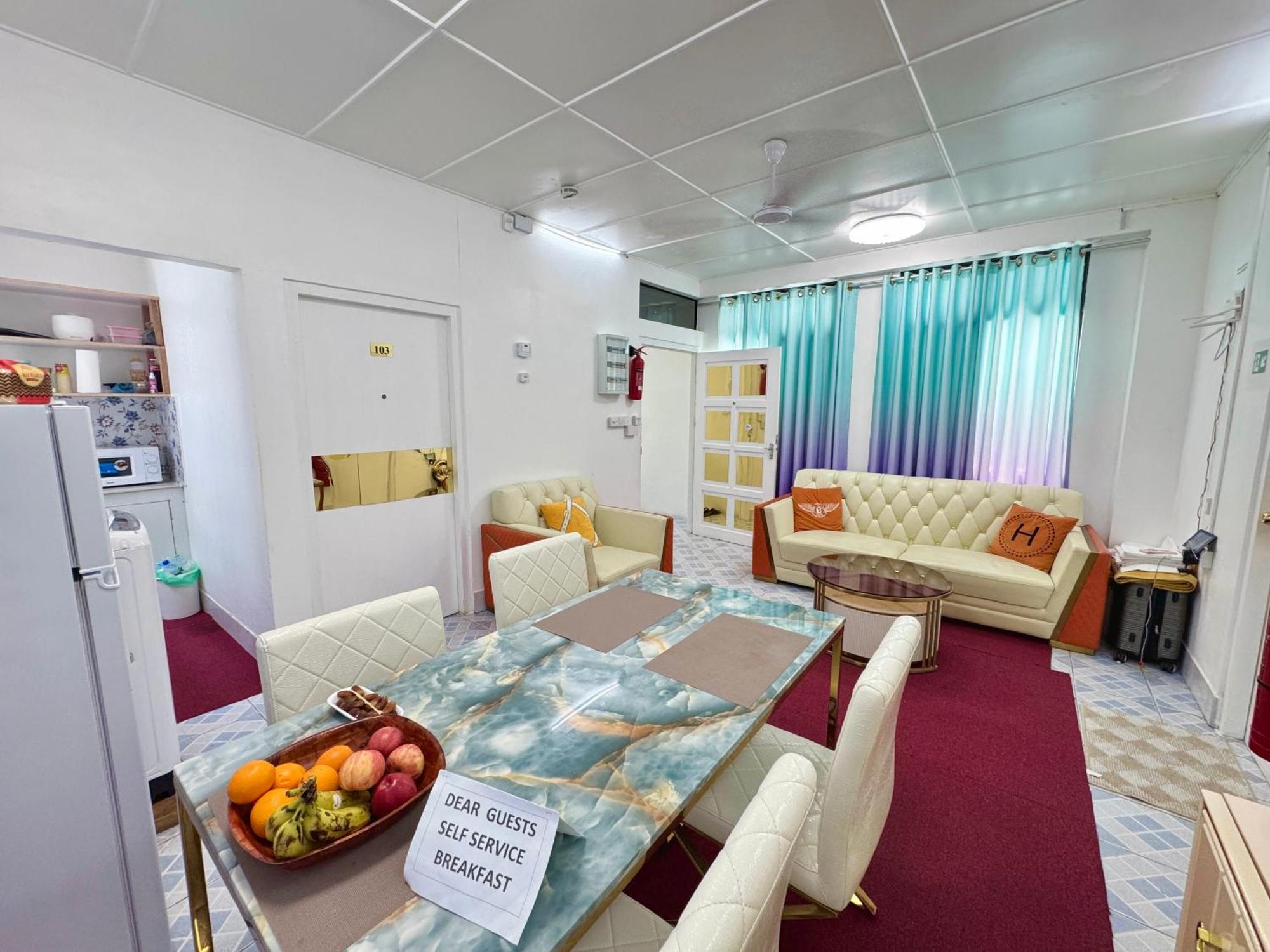 Apartmán Ontrack Travel Male Exteriér fotografie